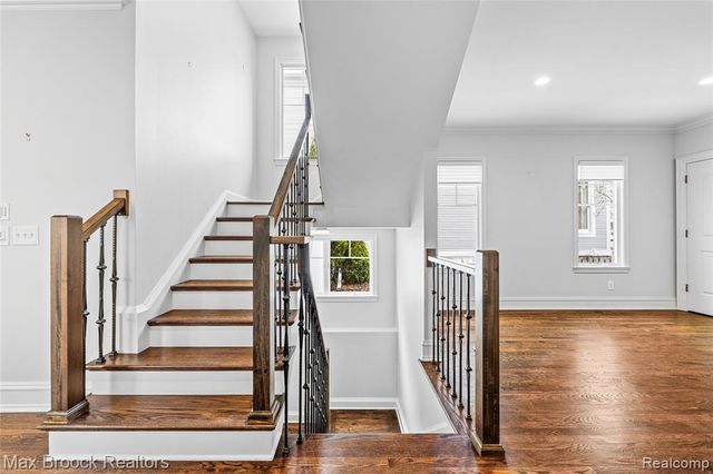 570 Pierce Street, Birmingham, MI 48009
