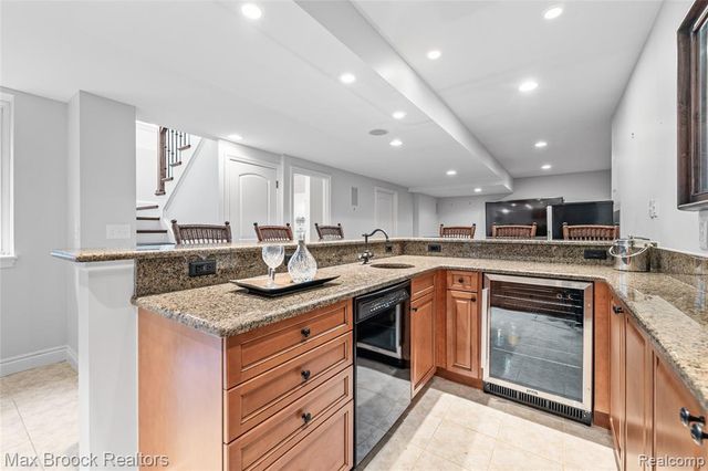 570 Pierce Street, Birmingham, MI 48009