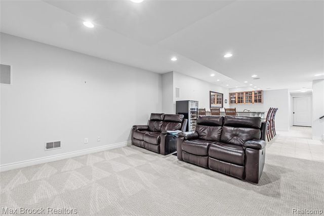 570 Pierce Street, Birmingham, MI 48009
