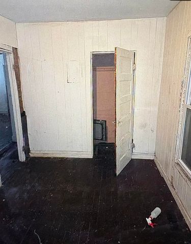 1986 Howard Avenue, Flint, MI 48503
