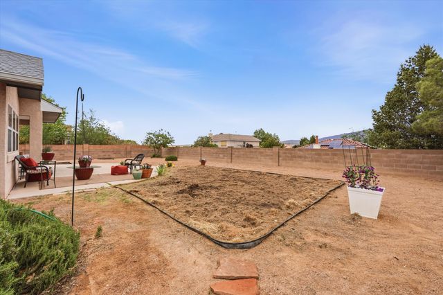 2597 Sandia Loop NE, Rio Rancho, NM 87144