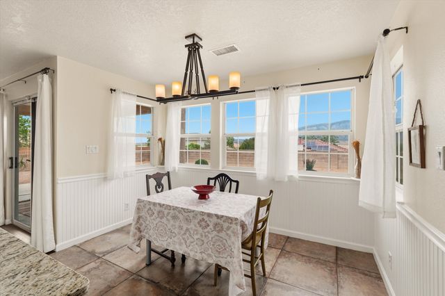 2597 Sandia Loop NE, Rio Rancho, NM 87144