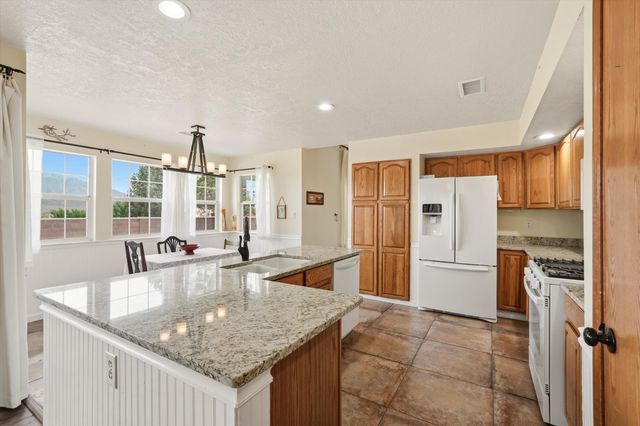 2597 Sandia Loop NE, Rio Rancho, NM 87144