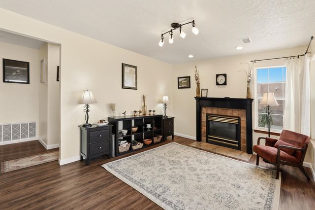 2597 Sandia Loop NE, Rio Rancho, NM 87144