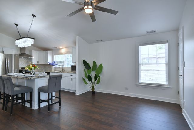 8211 W Grand Avenue, River Grove, IL 60171