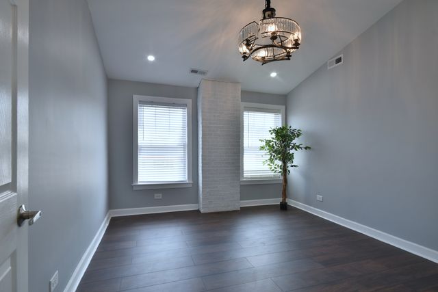 8211 W Grand Avenue, River Grove, IL 60171