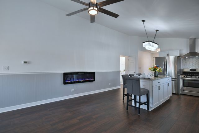 8211 W Grand Avenue, River Grove, IL 60171