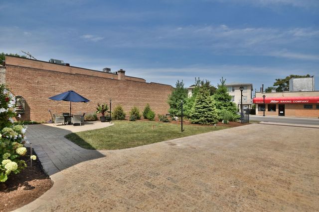8211 W Grand Avenue, River Grove, IL 60171