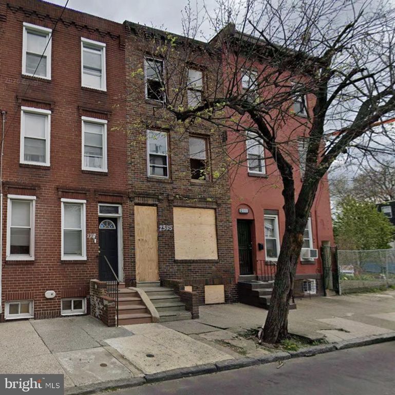 2335 N 5TH ST, PHILADELPHIA, PA 19133 — exterior