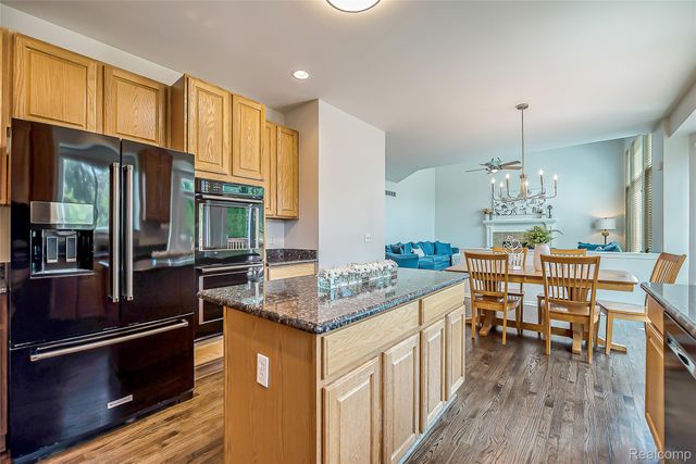 1162 Gentry Drive, South Lyon, MI 48178