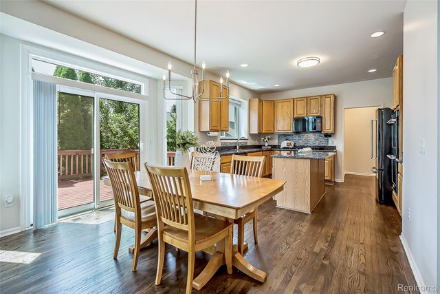 1162 Gentry Drive, South Lyon, MI 48178