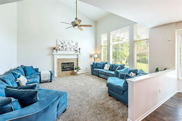 1162 Gentry Drive, South Lyon, MI 48178