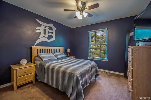 1162 Gentry Drive, South Lyon, MI 48178