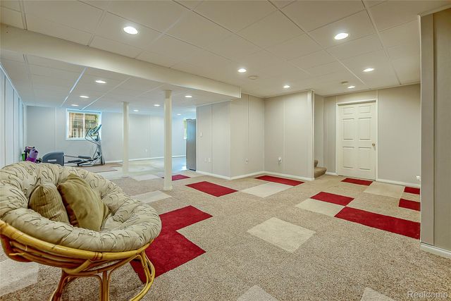 1162 Gentry Drive, South Lyon, MI 48178