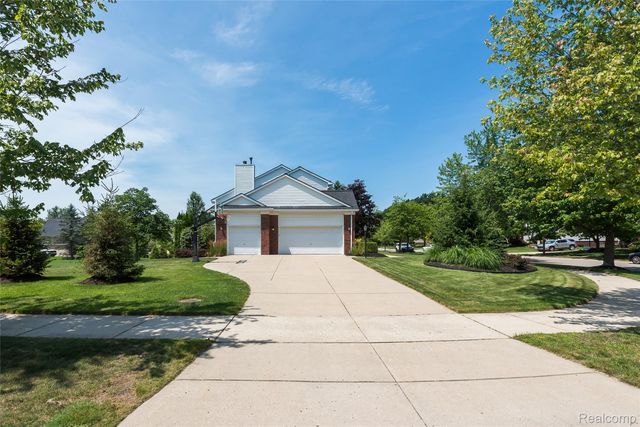 1162 Gentry Drive, South Lyon, MI 48178
