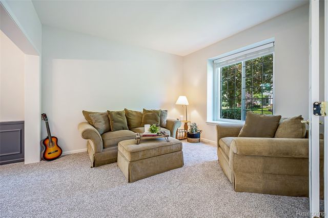 1162 Gentry Drive, South Lyon, MI 48178