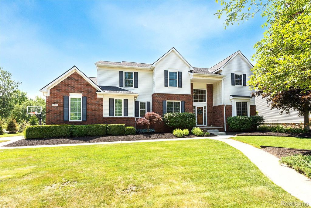 1162 Gentry Drive, South Lyon, MI 48178