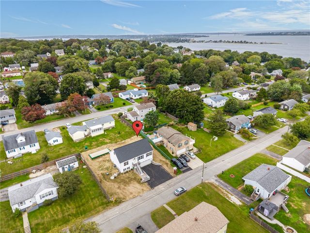 121 Robert Gray Avenue, Tiverton, RI 02878