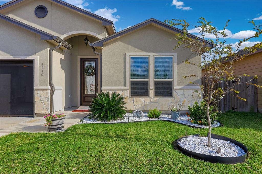 2210 Diamond Dr, Corpus Christi, TX 78414