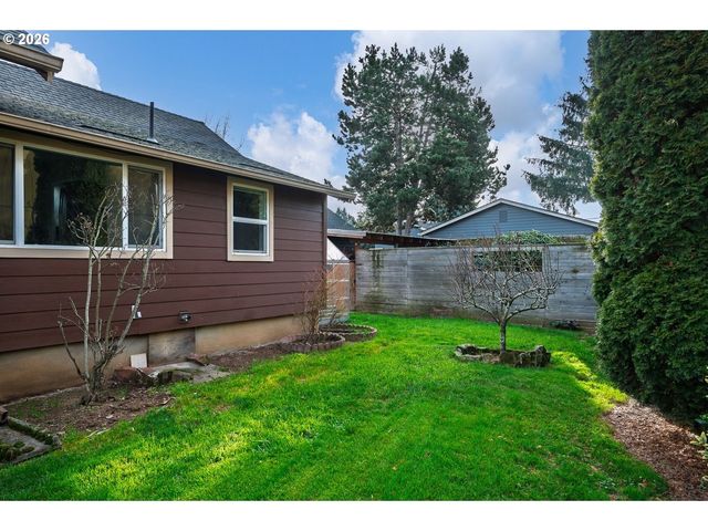 8310 Ne SACRAMENTO St, Portland, OR 97220