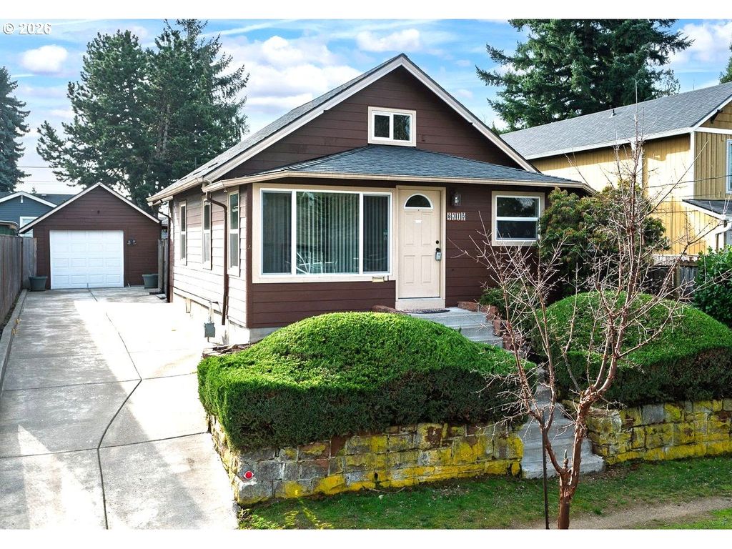 8310 Ne SACRAMENTO St, Portland, OR 97220