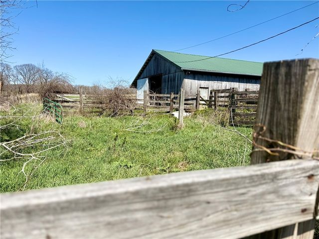 118 Hill Farm Rd, Dunbar, PA 15431