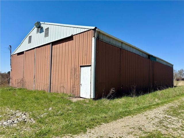 118 Hill Farm Rd, Dunbar, PA 15431