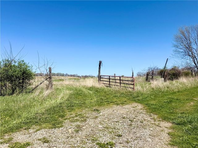 118 Hill Farm Rd, Dunbar, PA 15431