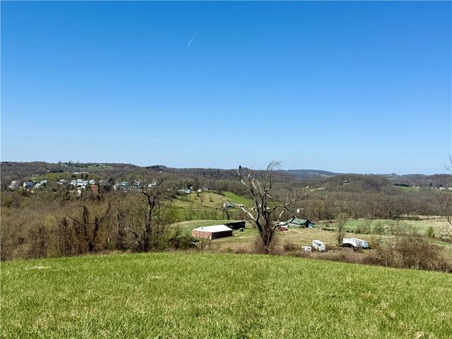 118 Hill Farm Rd, Dunbar, PA 15431