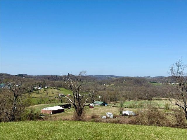 118 Hill Farm Rd, Dunbar, PA 15431