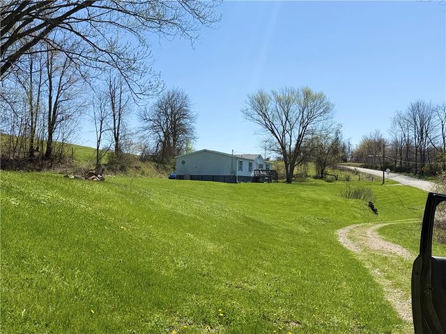 118 Hill Farm Rd, Dunbar, PA 15431