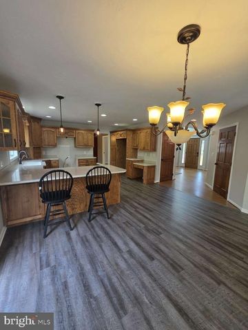 798 MENGES MILLS RD, Spring Grove, PA 17362