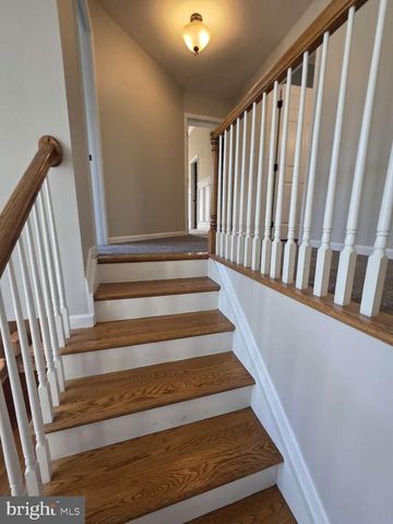 798 MENGES MILLS RD, Spring Grove, PA 17362