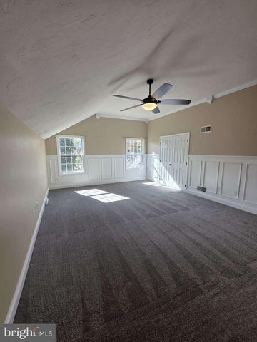 798 MENGES MILLS RD, Spring Grove, PA 17362