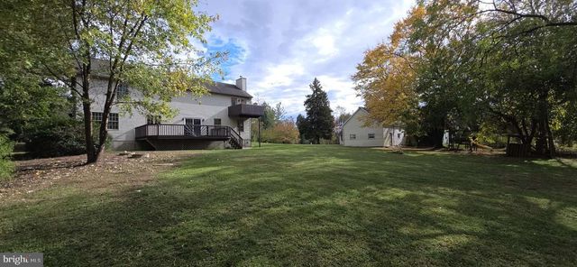 798 MENGES MILLS RD, Spring Grove, PA 17362