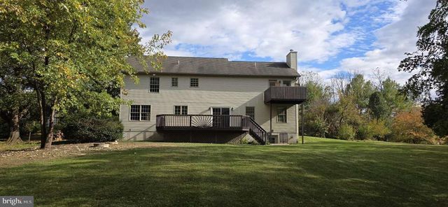 798 MENGES MILLS RD, Spring Grove, PA 17362