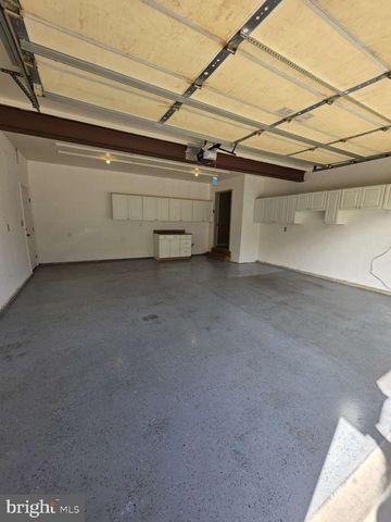 798 MENGES MILLS RD, Spring Grove, PA 17362