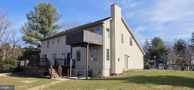 798 MENGES MILLS RD, Spring Grove, PA 17362