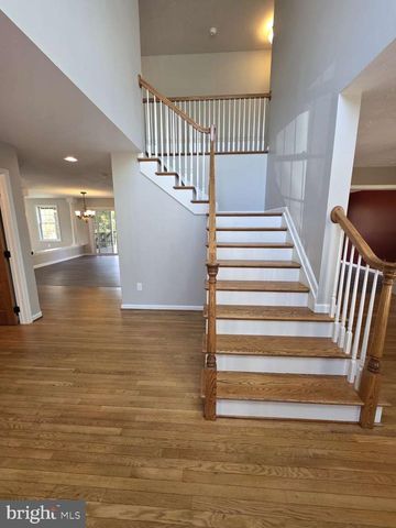 798 MENGES MILLS RD, Spring Grove, PA 17362