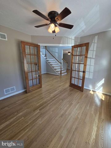 798 MENGES MILLS RD, Spring Grove, PA 17362