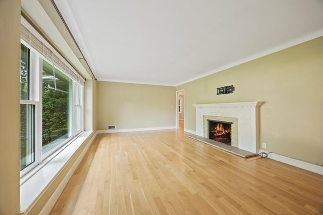 3200 Chase Drive, Hopkins, MN 55305