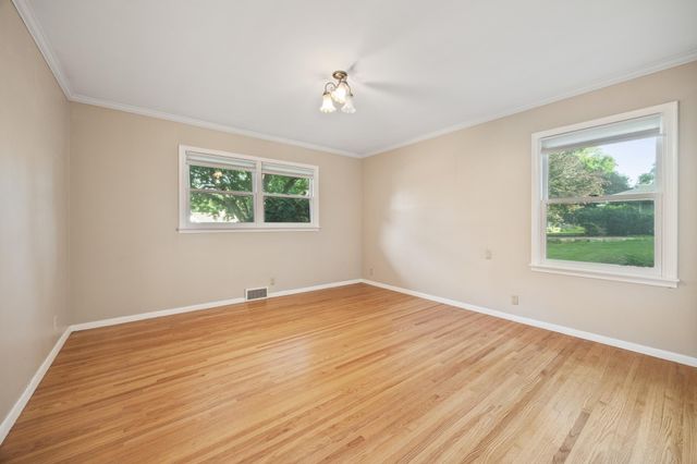 3200 Chase Drive, Hopkins, MN 55305