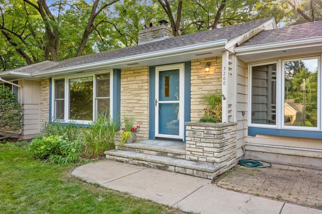 3200 Chase Drive, Hopkins, MN 55305