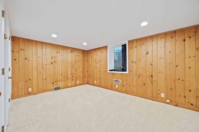 3200 Chase Drive, Hopkins, MN 55305