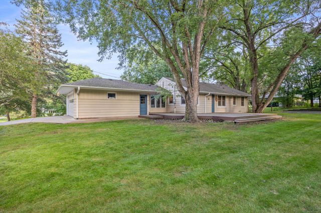 3200 Chase Drive, Hopkins, MN 55305