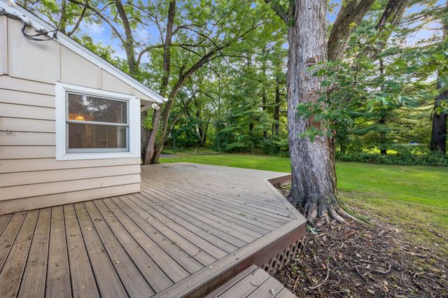 3200 Chase Drive, Hopkins, MN 55305