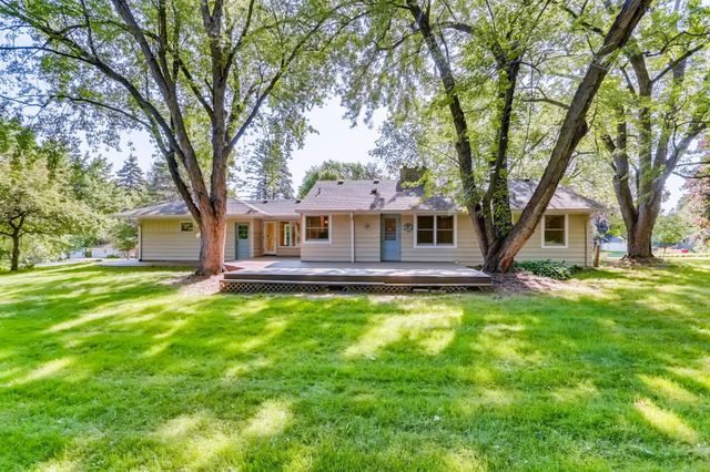 3200 Chase Drive, Hopkins, MN 55305