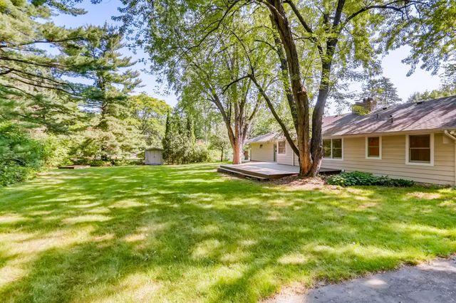 3200 Chase Drive, Hopkins, MN 55305