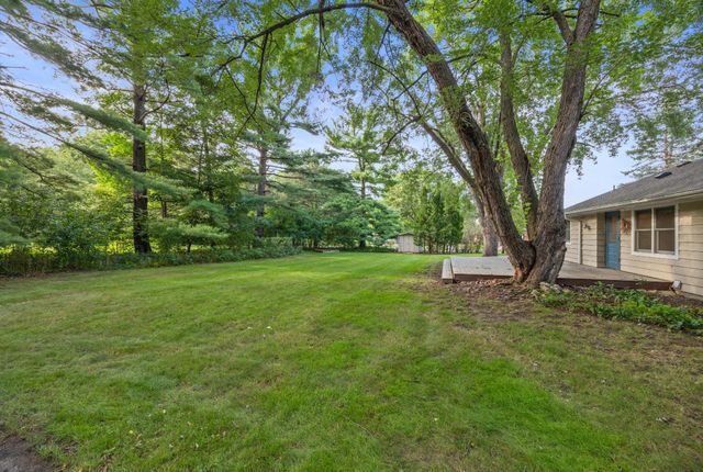 3200 Chase Drive, Hopkins, MN 55305