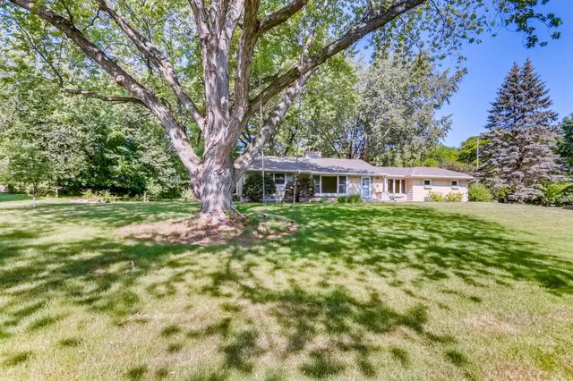 3200 Chase Drive, Hopkins, MN 55305